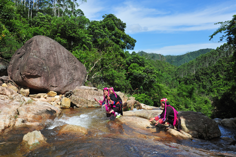 ���������ֺ���������ɭ�ֹ�԰����ɽ����